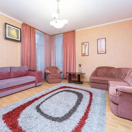 Apartments In The Center Of Pechersk เคียฟ ภายนอก รูปภาพ